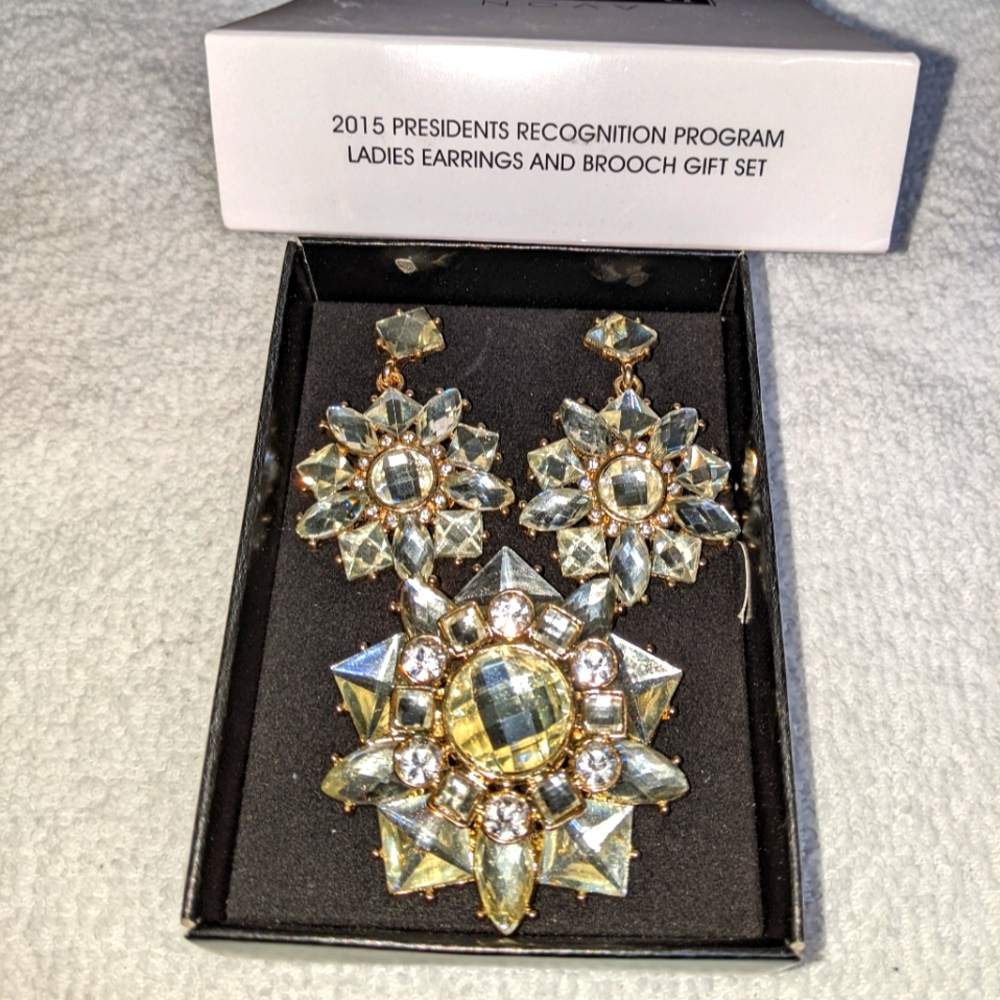 Avon Earrings and brooch set